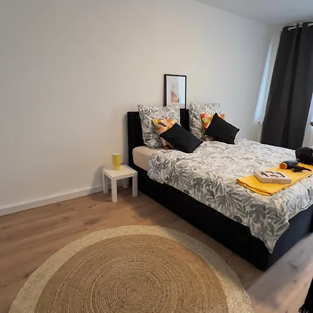 Cozy Duesseldorf-eller Warmstay Daire *